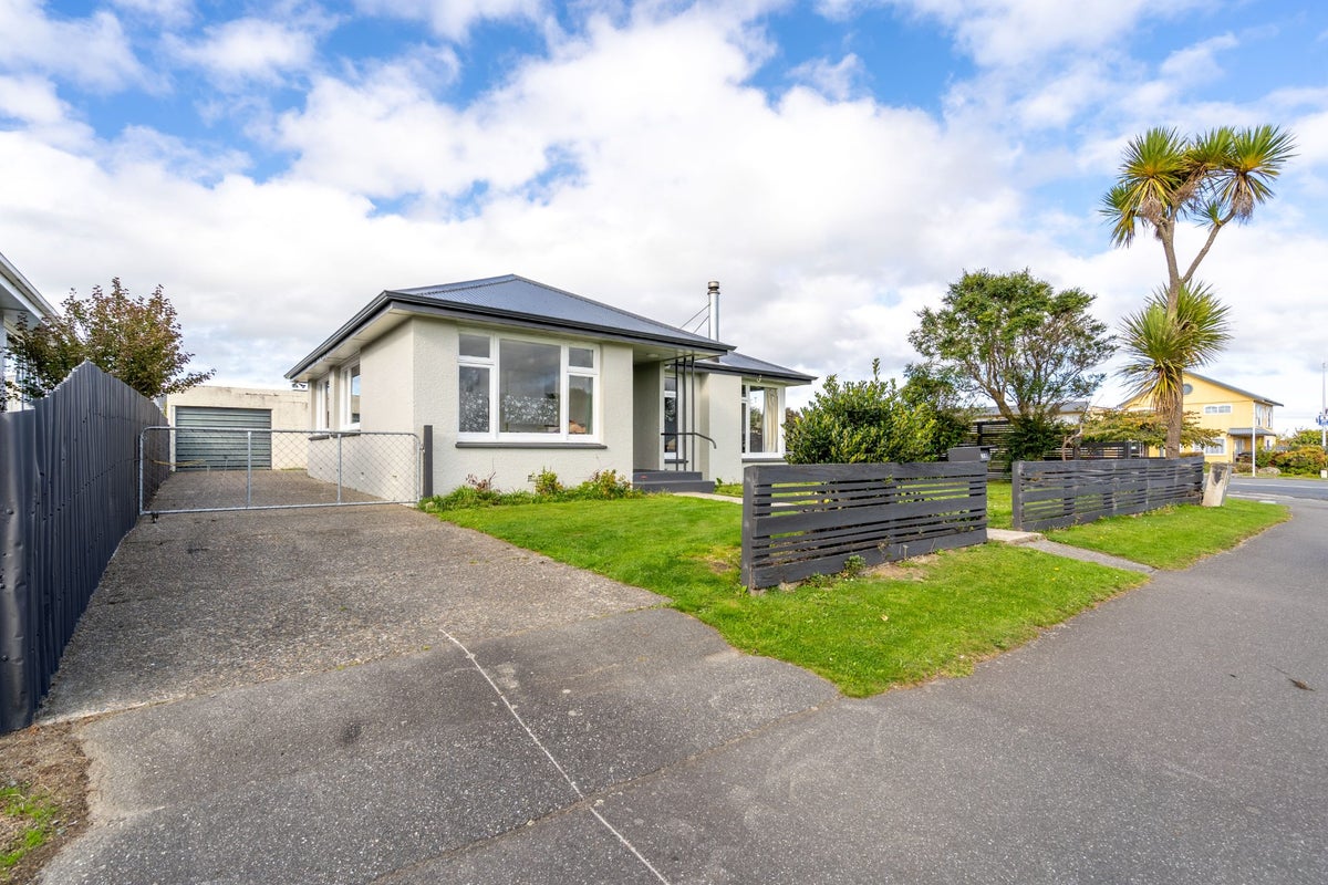 645 Tay Street, Hawthorndale, Invercargill - Carousel 1