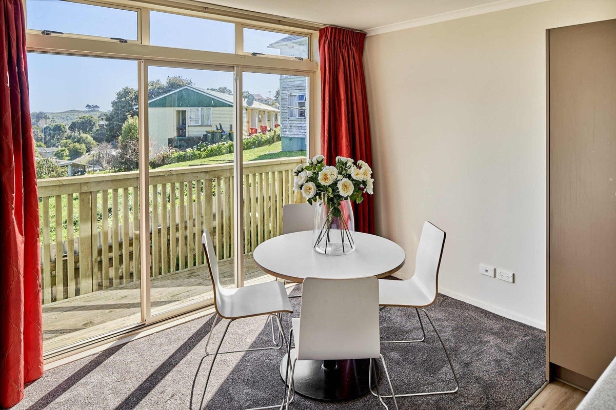 20A Bedford Street, Cannons Creek, Porirua - Carousel 2