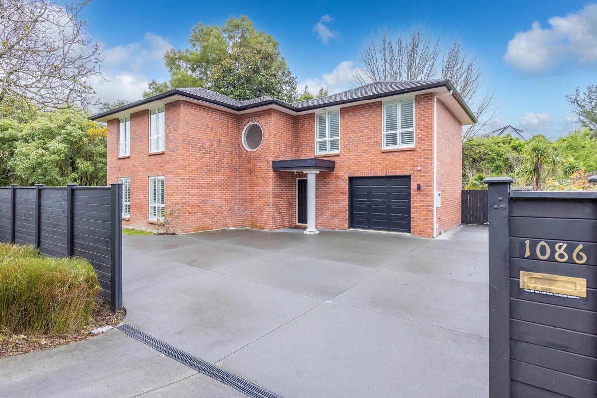 1086 River Road, Queenwood, Hamilton - Carousel 1