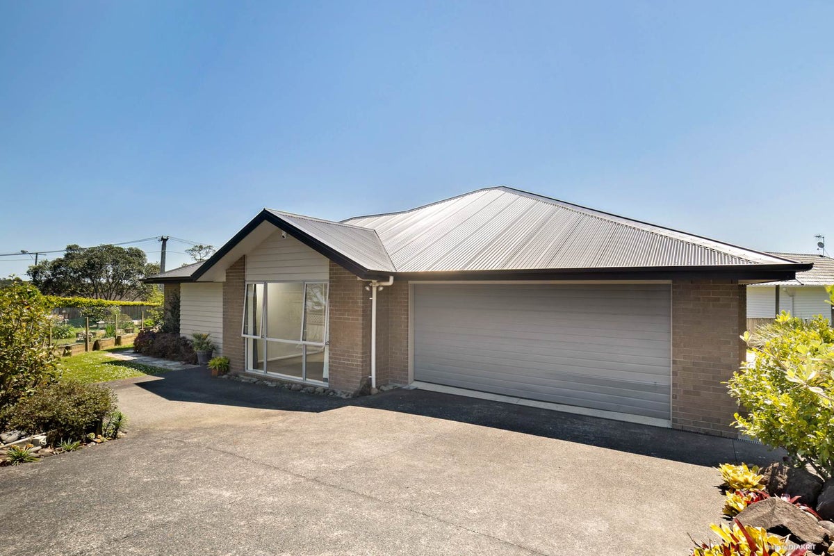 27 Armagh Road, Blockhouse Bay, Auckland - Carousel 1
