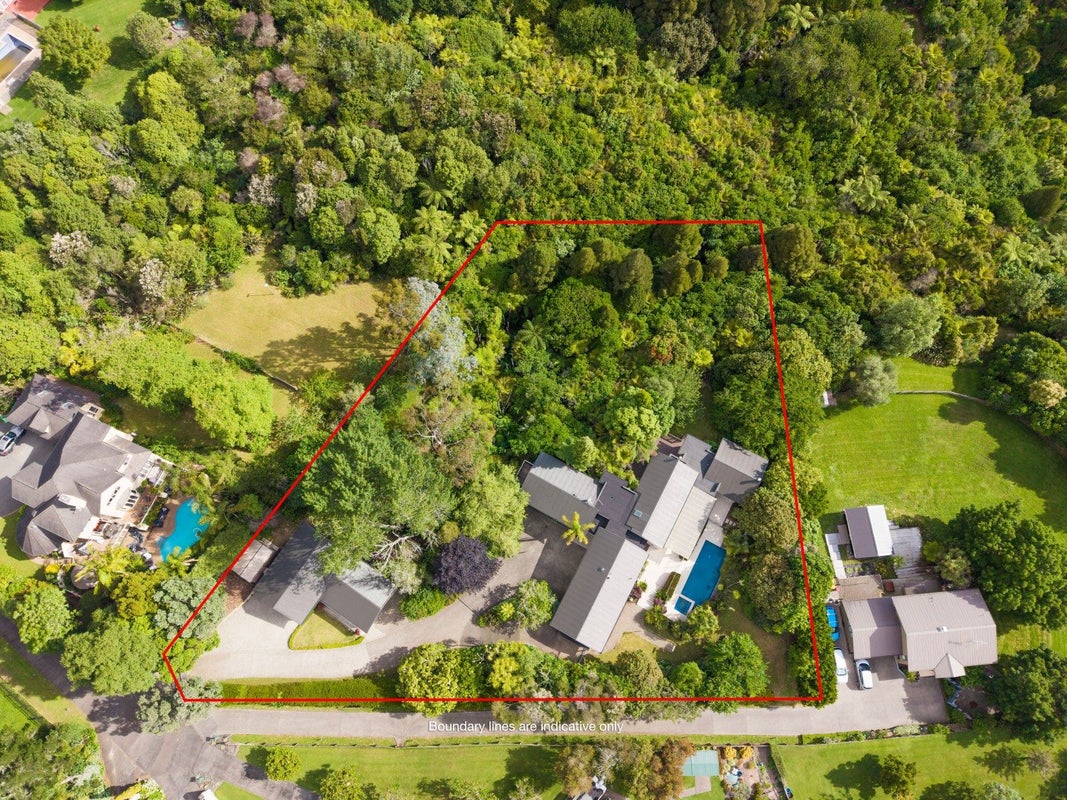 14 Tiffany Close, Totara Park, Auckland - Carousel 2