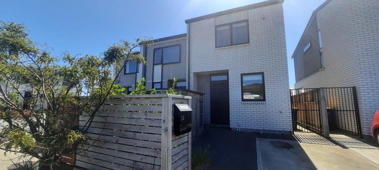 14 Kauamo Close, Waiwhetu, Lower Hutt - Carousel 1