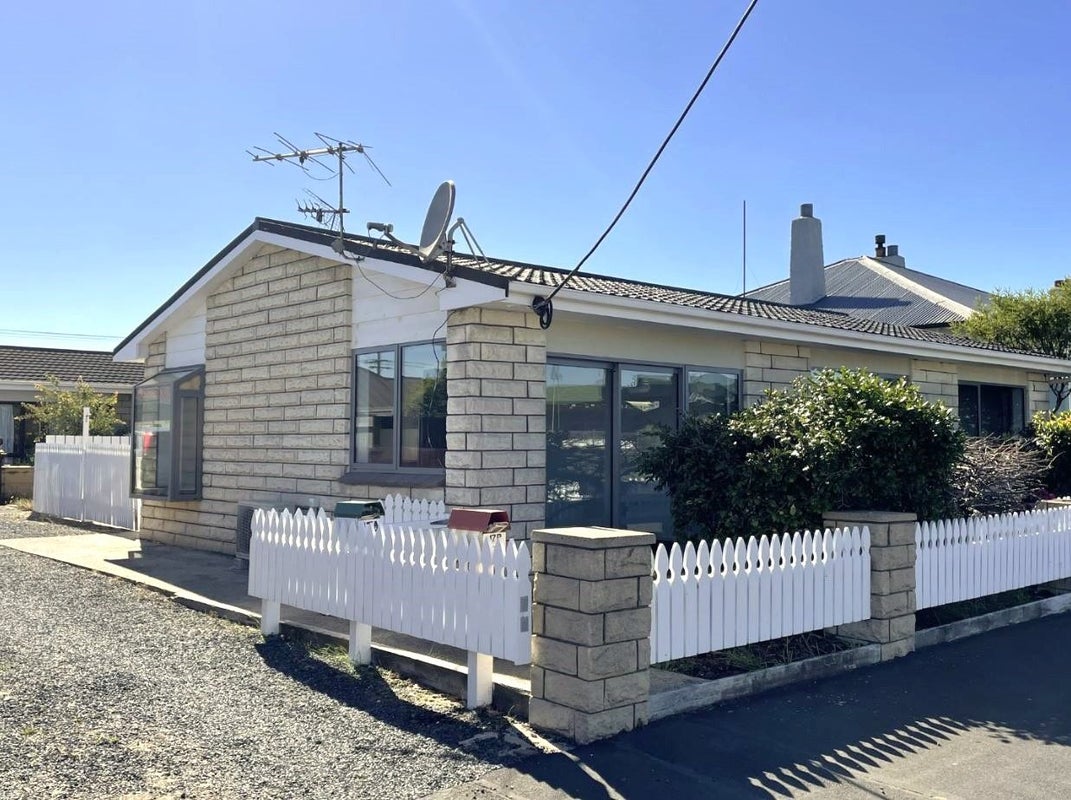 17A Plunket Street, Saint Kilda, Dunedin - Carousel 1