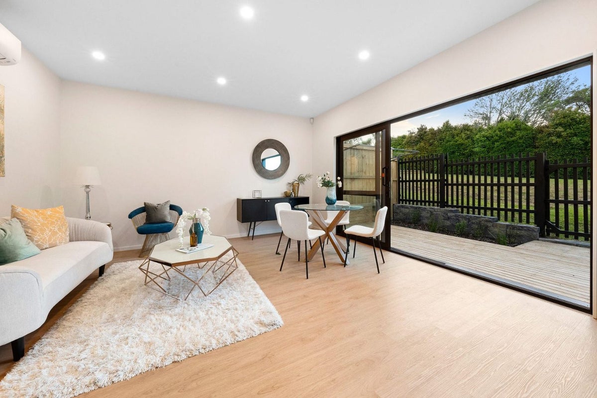 2/30A Tirimoana Road, Te Atatu South, Auckland - Carousel 1