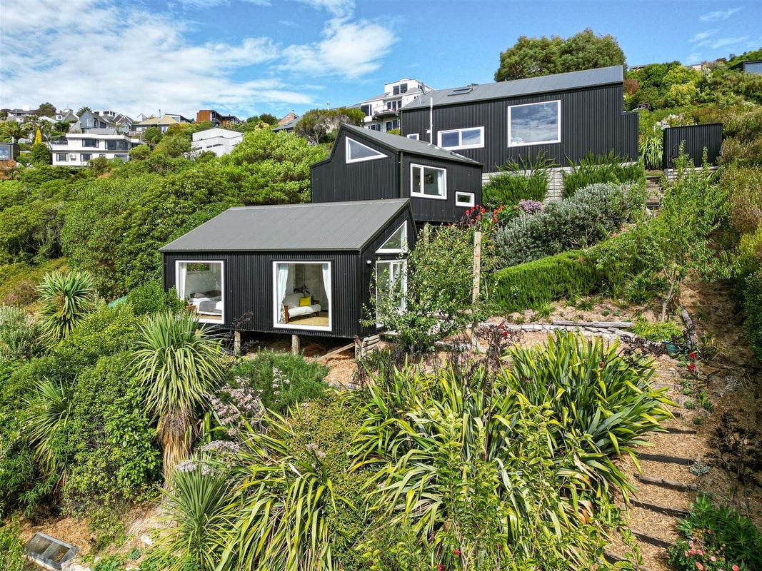 8 La Costa Lane, Mount Pleasant, Christchurch - Carousel 1