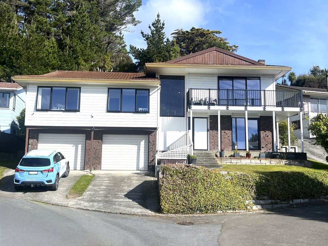 8 Dunleith Grove, Silverstream, Upper Hutt - Carousel 21