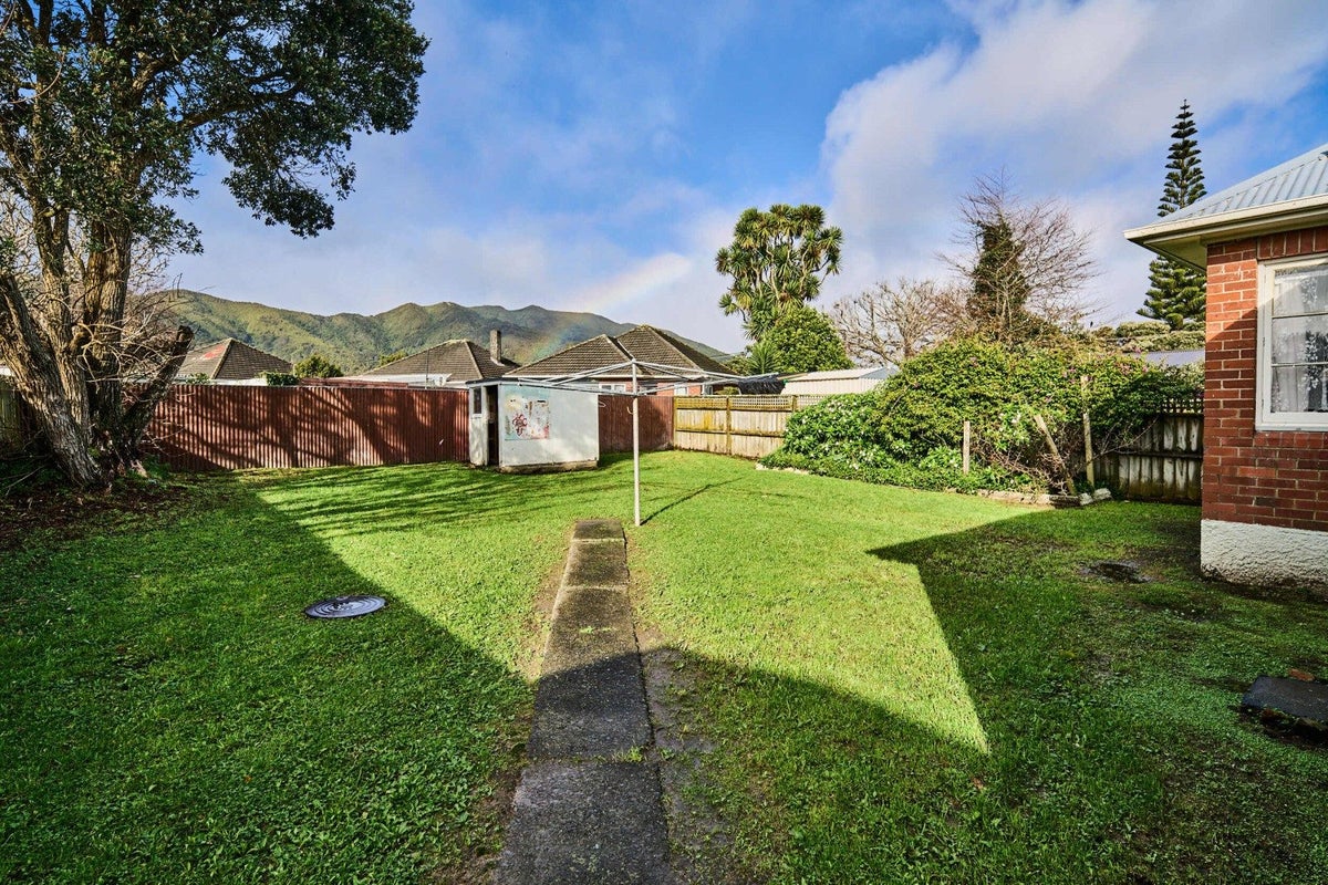 108 Cambridge Terrace, Fairfield, Lower Hutt - Carousel 11