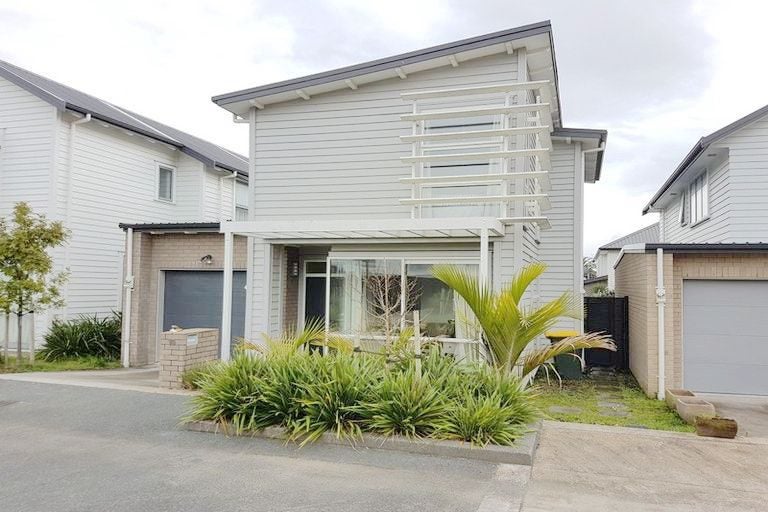 10 Vincent Lane, Hobsonville, Auckland - Carousel 1