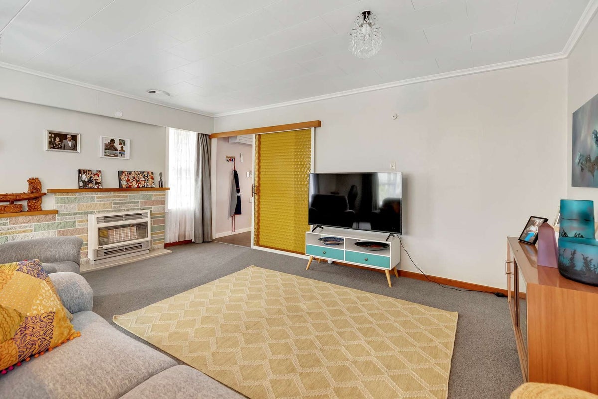 57 Wakefield Street, Whanganui East, Whanganui - Carousel 2