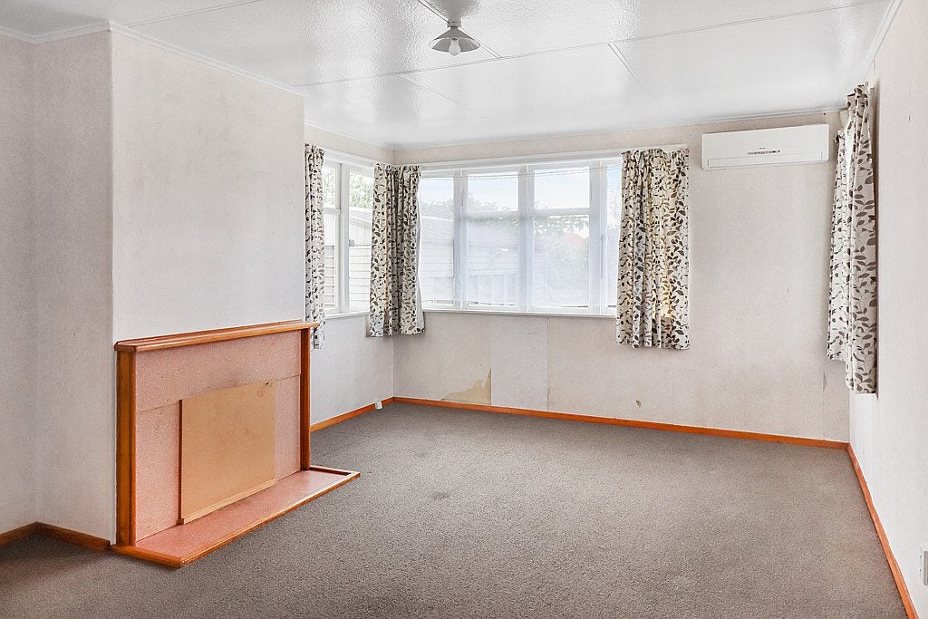 6A RUSSELL Road, Arakura, Wainuiomata - Carousel 2