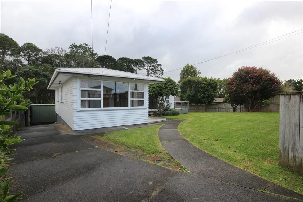 12 Lucknow Place, Blockhouse Bay, Auckland - Carousel 1
