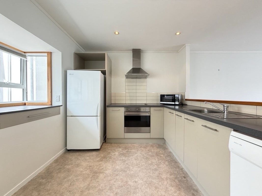 6/2 Mcfarlane Street, Mount Victoria, Wellington - Carousel 2