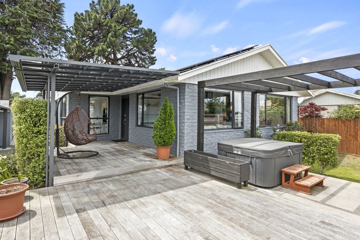 50 Kawau Crescent, Bromley, Christchurch - Carousel 1