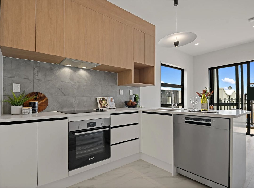 16 Pahoehoe Close, Mount Wellington, Auckland - Carousel 2