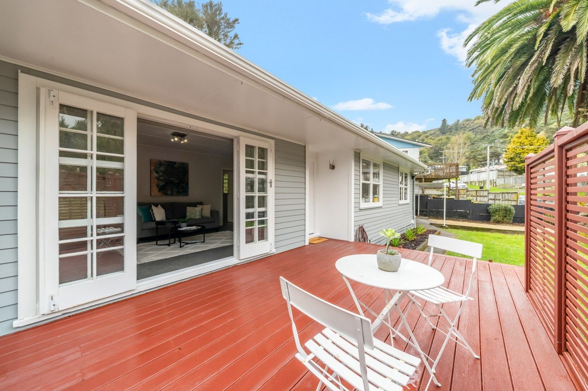 5 John Street, Stokes Valley, Lower Hutt - Carousel 1