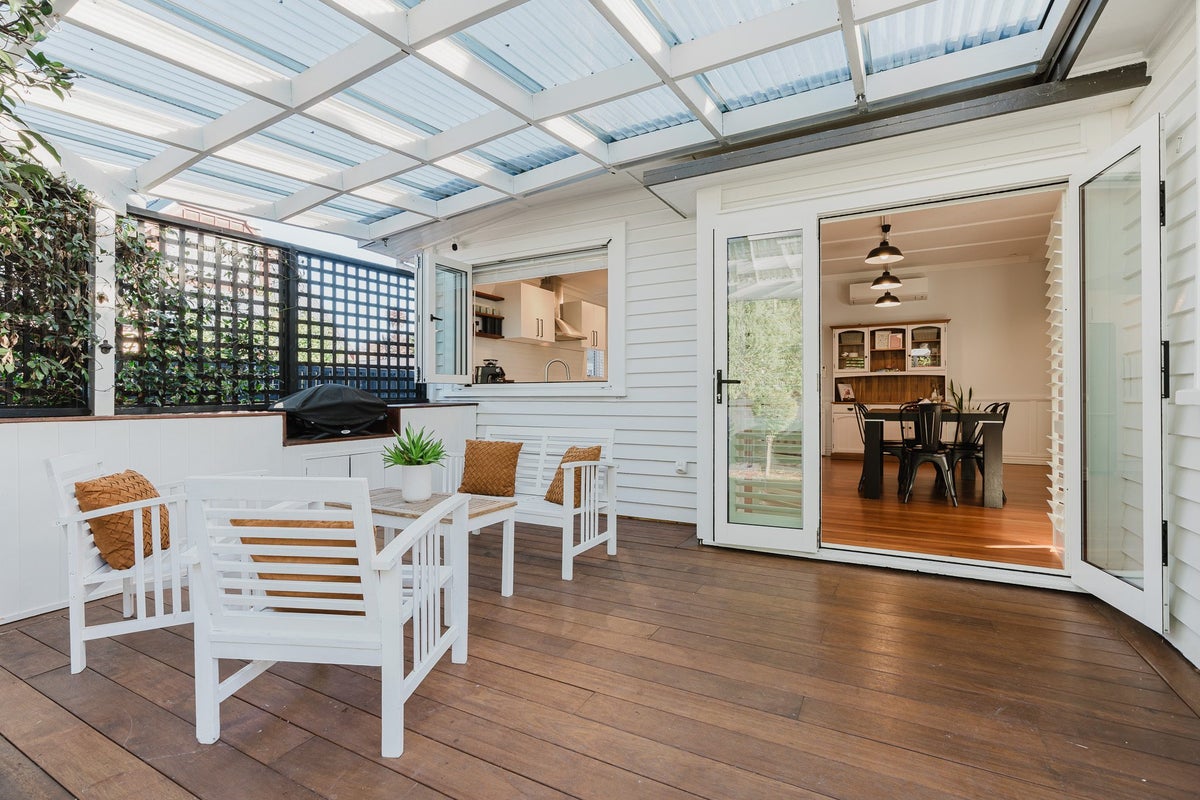 42 Naylor Street, Hamilton East, Hamilton - Carousel 1