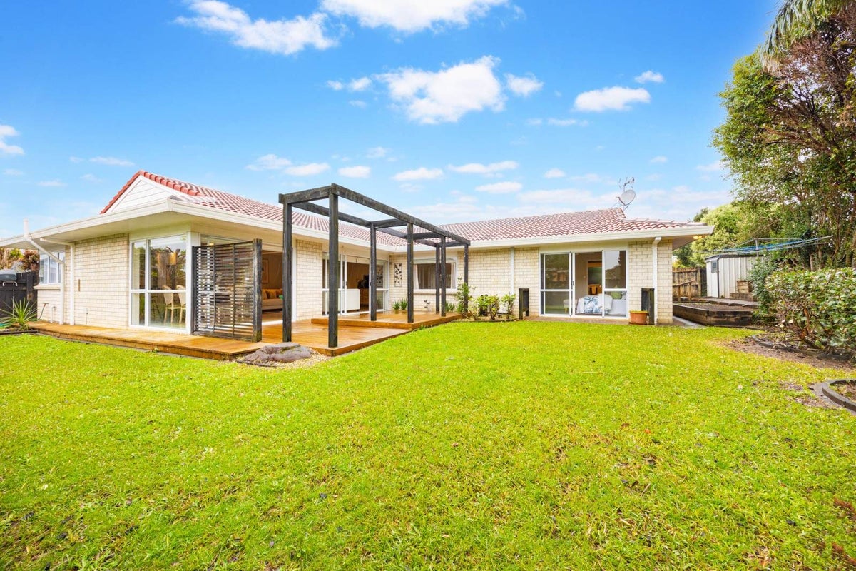 26  Ben Nevis Place, Northpark, Manukau City, Auckland - Carousel 1