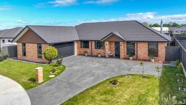 7 Horton Close, Frimley, Hastings - Carousel 1