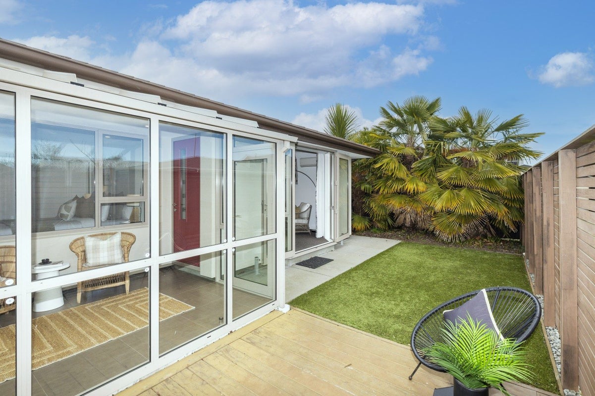 2/28 Oxley Avenue, St Albans, Christchurch - Carousel 2