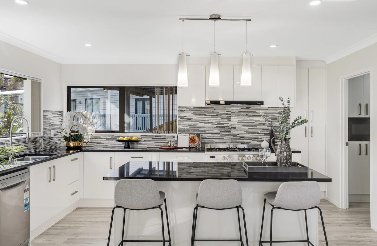 29A Ervine Place, Bucklands Beach, Auckland - Carousel 2