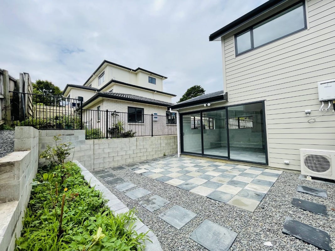 12A Oriana Avenue, Lynfield, Auckland - Carousel 2