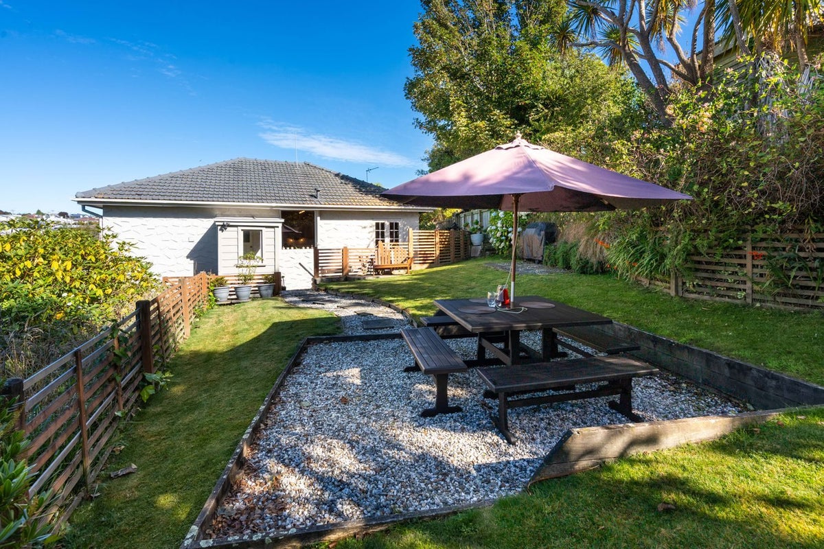 31 Lawrence Street, Mornington, Dunedin - Carousel 32