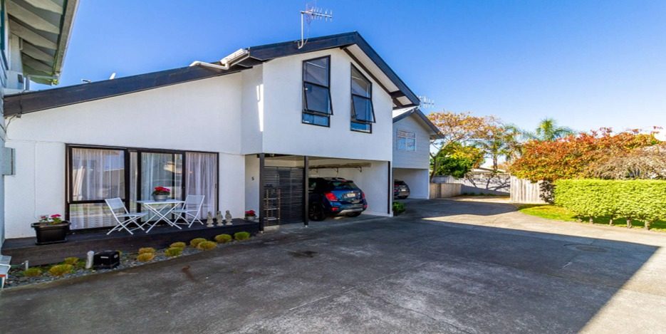 5/51A Avenue Road, Greenmeadows, Napier - Carousel 1