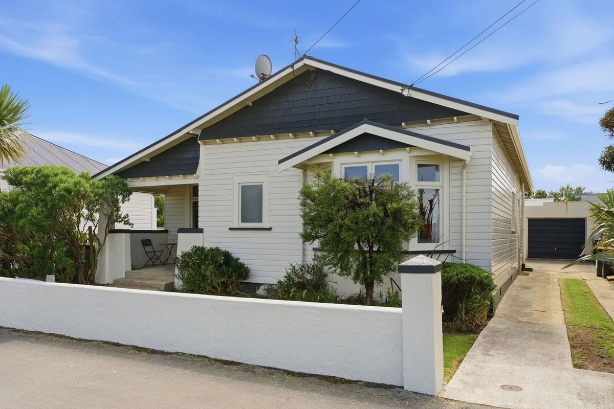25 Moreau Street, Saint Kilda, Dunedin - Carousel 2