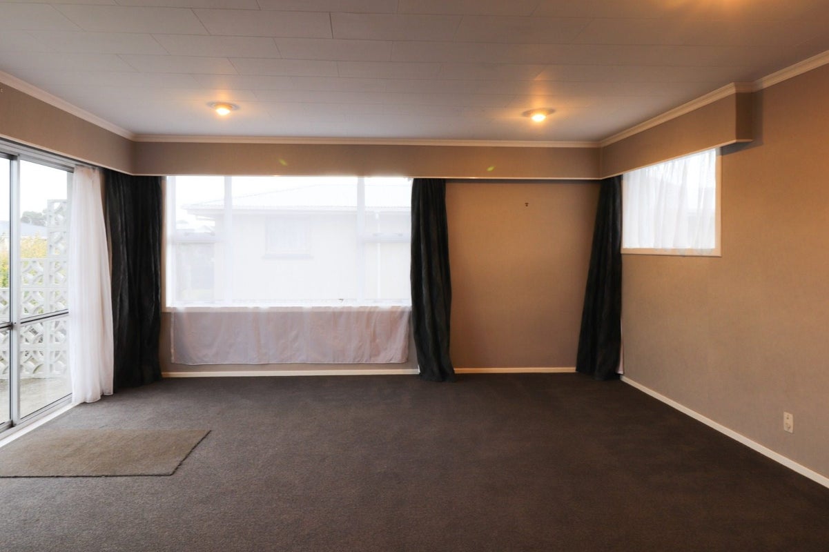 9 Kilmarnock Avenue, Strathern, Invercargill - Carousel 2