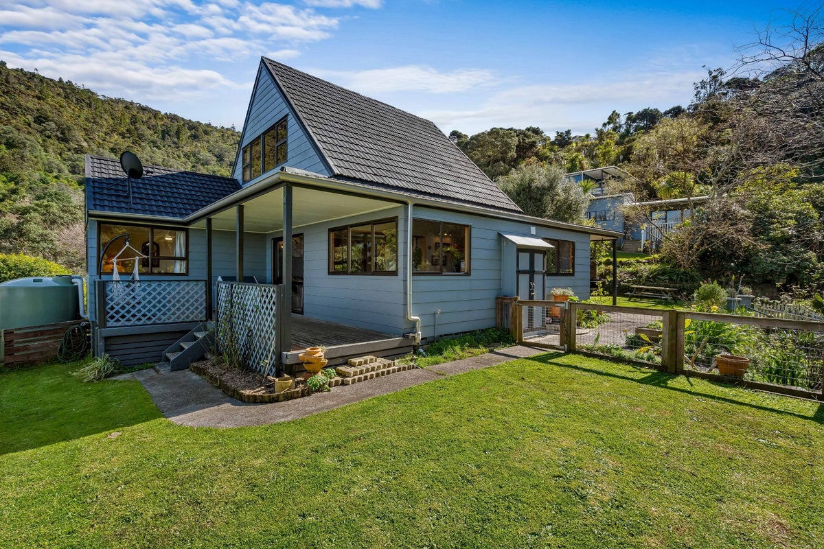 63 Bay View Road, Whangarei Heads, Whangarei - Carousel 1