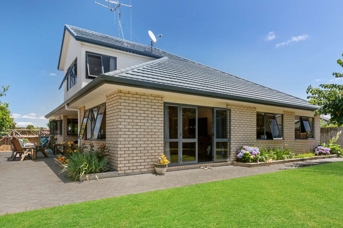 230 Thomas Road, Rototuna North, Hamilton - Carousel 2