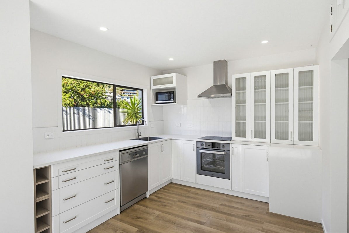 1 Matuhi Street, Waikanae - Carousel 2