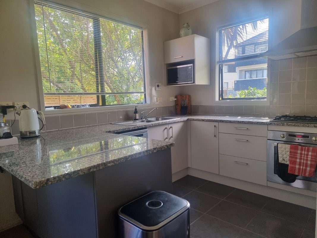 25 Ashurst Lane, Greenhithe, Auckland - Carousel 2