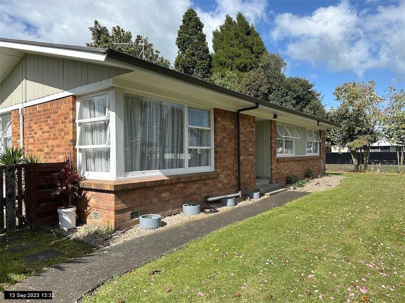 2 Terence Street, Fairview Downs, Hamilton - Carousel 1