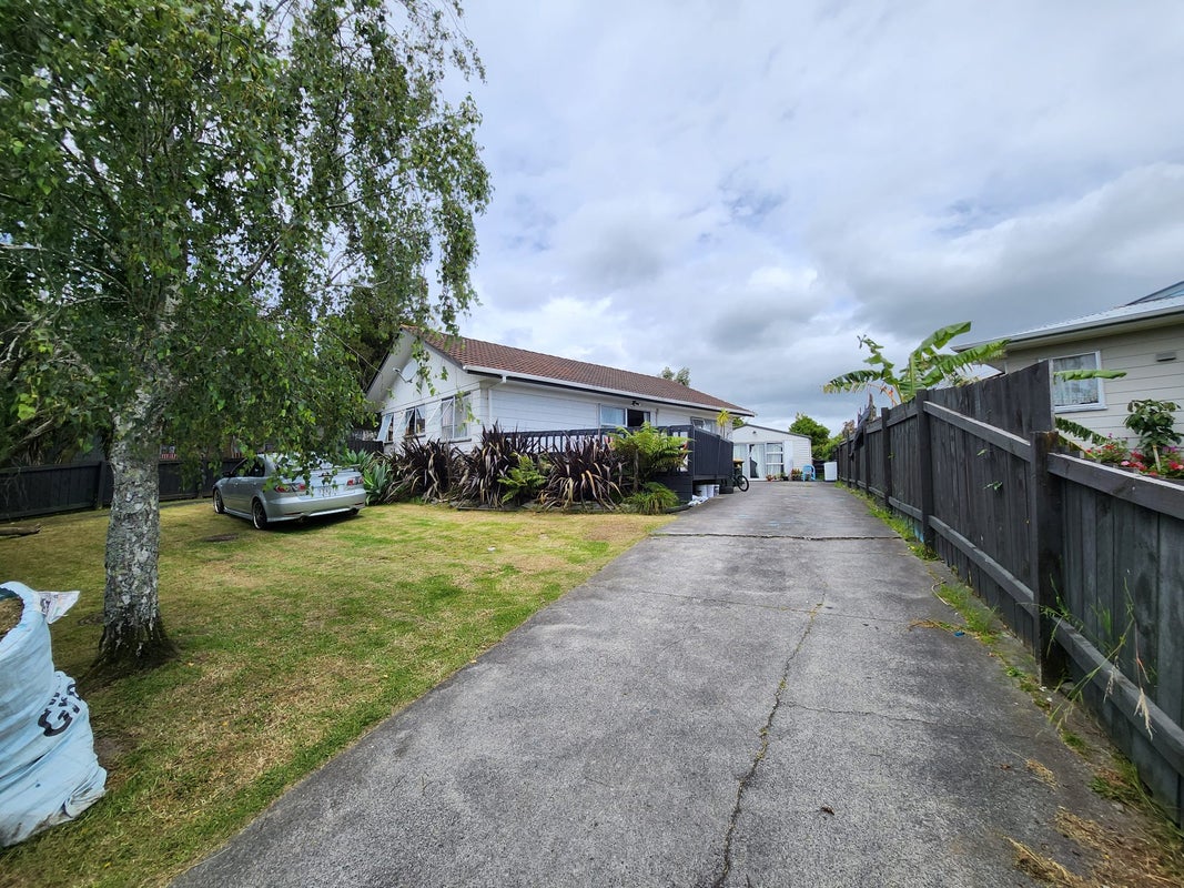 60 Burundi Avenue, Clendon Park, Auckland - Carousel 2