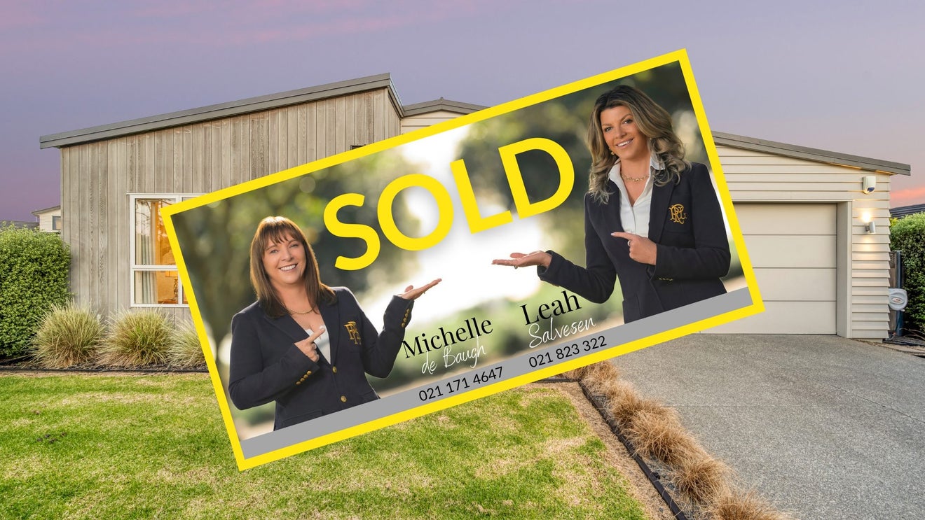 39 Kahawairahi Drive, Beachlands, Auckland - Carousel 1