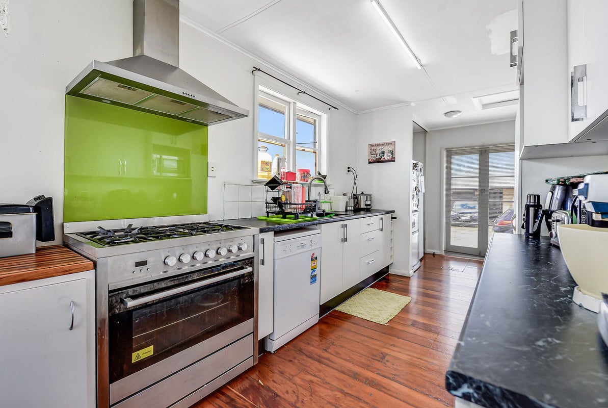 25 Rawlings Street, Bader, Hamilton - Carousel 1