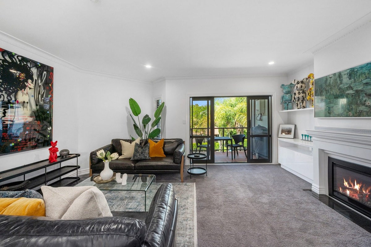 9/177 Hurstmere Road, Takapuna, Auckland - Carousel 2