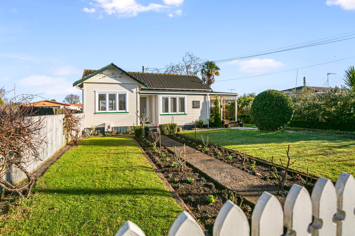 47 Tennyson Street, Leamington, Cambridge - Carousel 1