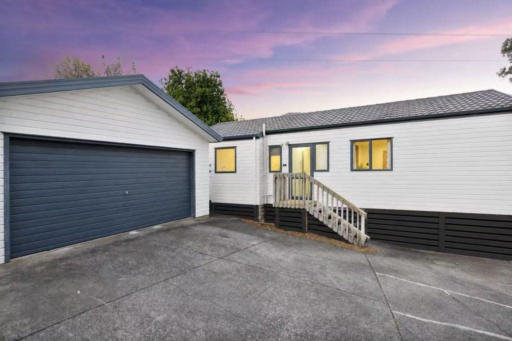 18A Poto Street, Te Atatu South, Waitakere City, Auckland - Carousel 1