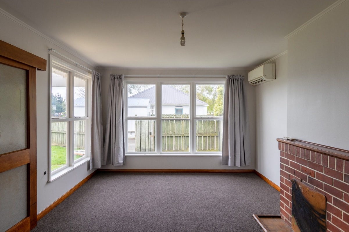 2 Cree Street, Glengarry, Invercargill - Carousel 1