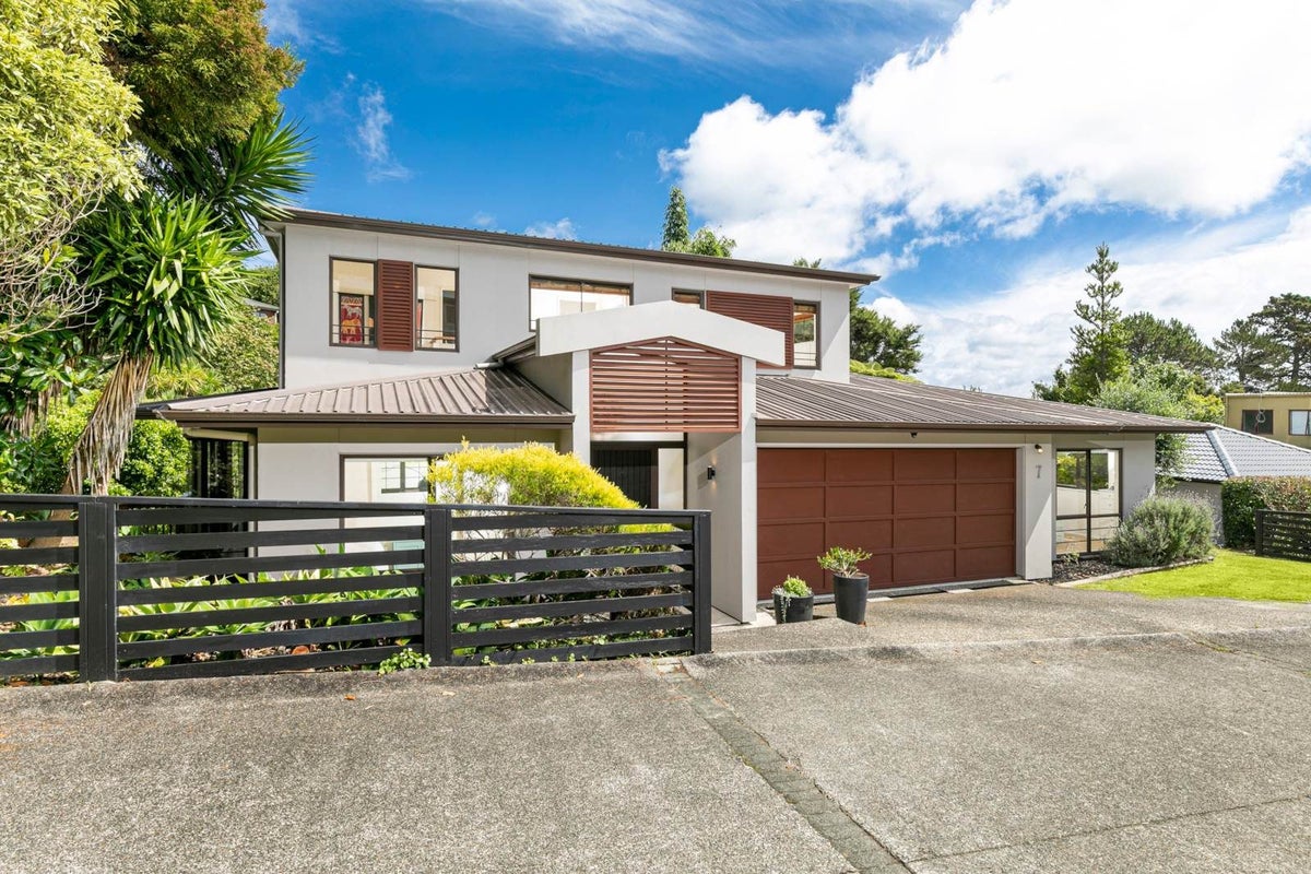 7 Springwater Vale, Unsworth Heights, Auckland - Carousel 2