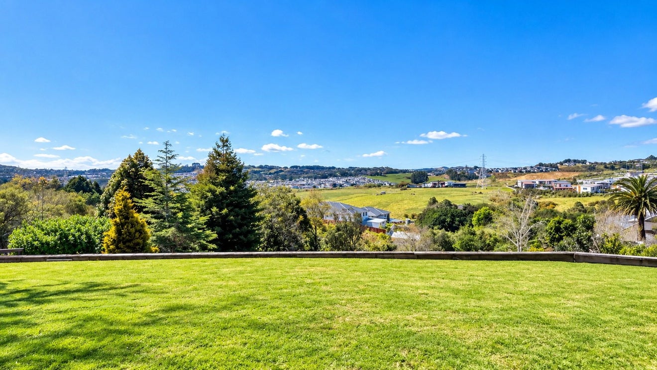 27 Murphys Road, Totara Park, Manukau City, Auckland - Carousel 14