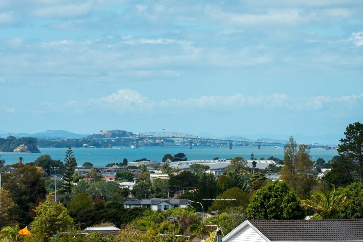 19 White Heron Drive, Massey, Waitakere City, Auckland - Carousel 1