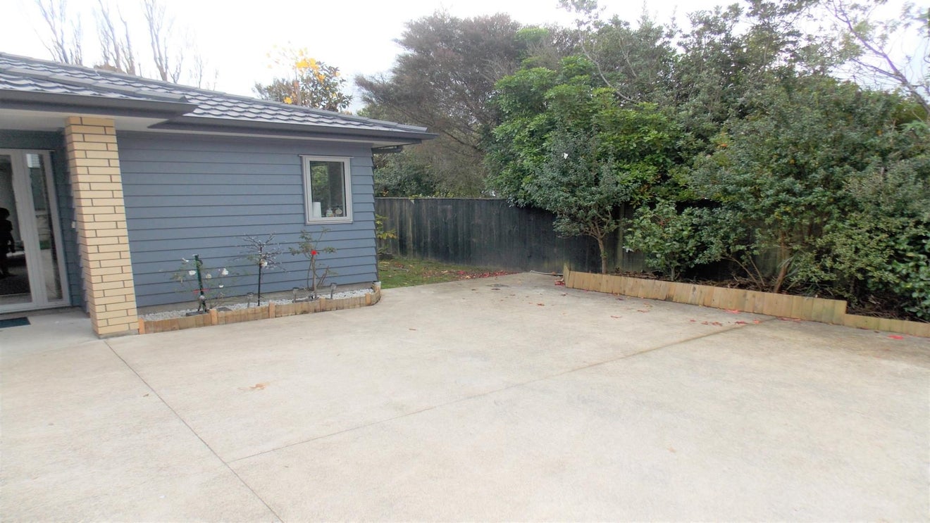 2/368 Stokes Valley Road, Stokes Valley, Lower Hutt - Carousel 2