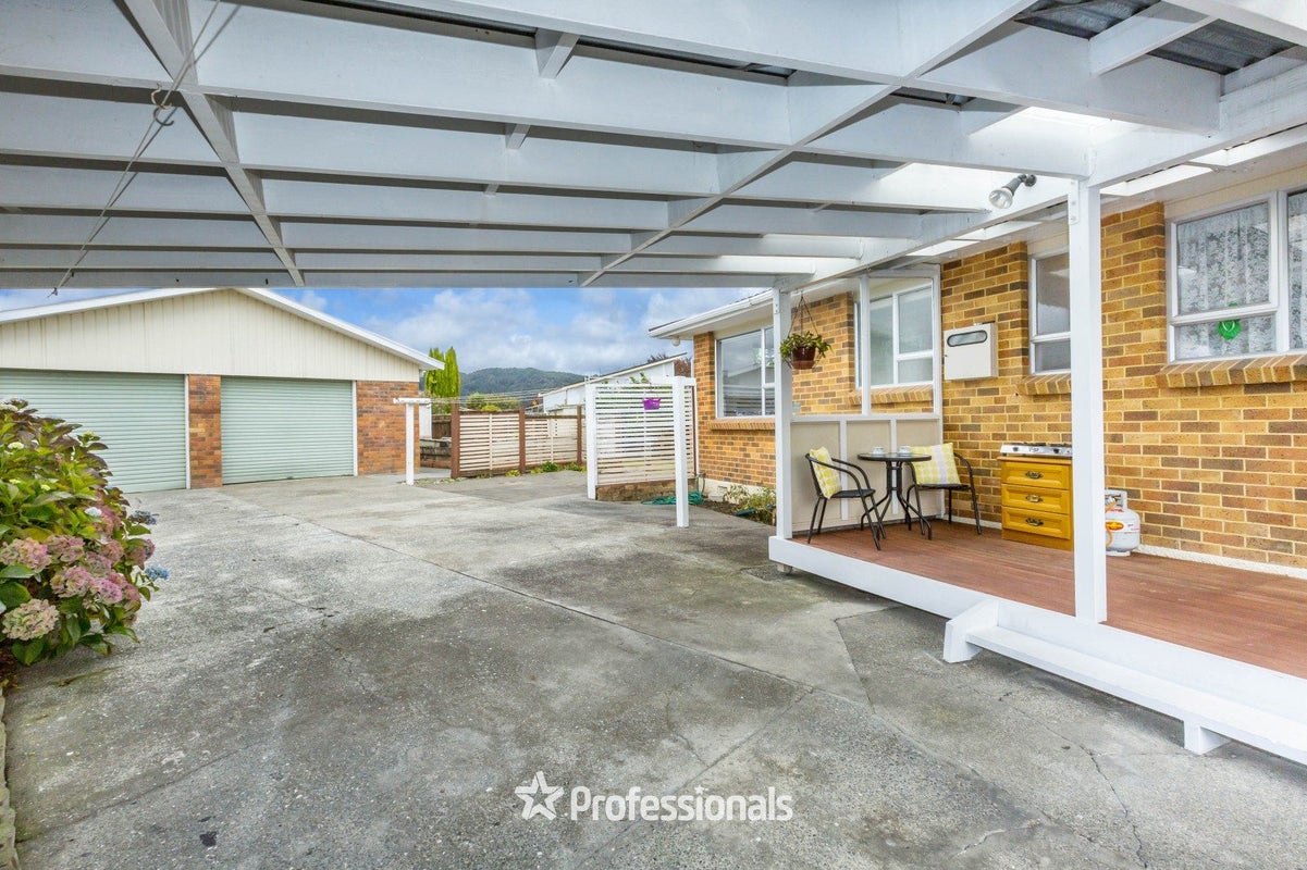 15A Bonnie Glen Crescent, Ebdentown, Upper Hutt - Carousel 1