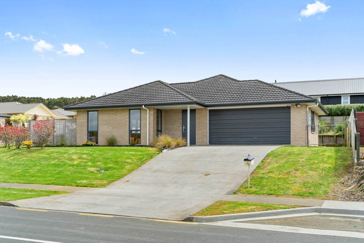 2 Pahau Avenue, Tikipunga, Whangarei - Carousel 1