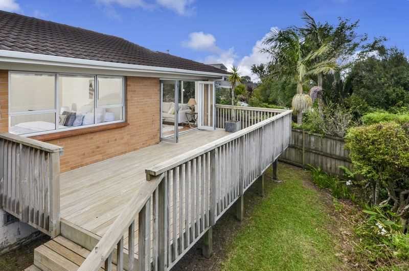 2/148 Arran Road, Browns Bay, Auckland - Carousel 2