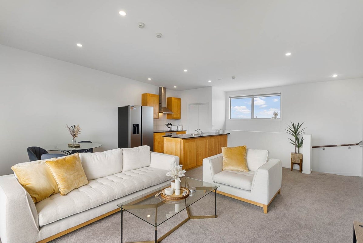 19/63 Kestev Drive, Flat Bush, Auckland - Carousel 2