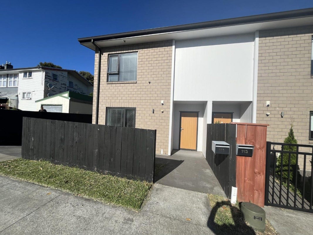 111 Banks Street, Marfell, New Plymouth - Carousel 17